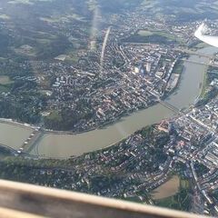 Flugwegposition um 16:49:20: Aufgenommen in der Nähe von Linz, Österreich in 1283 Meter